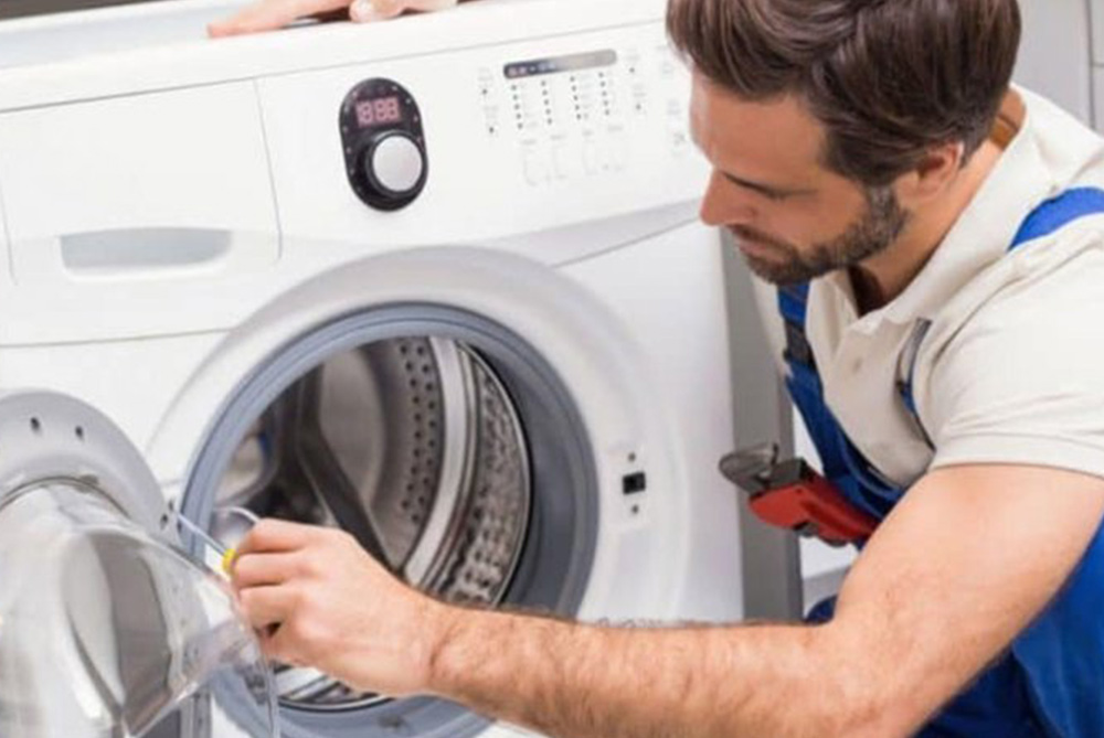 Çamaşır Makinesi Neden Su Akıtır? Çamaşır Makinesi Su Akıtıyor İse Ne Yapılmalıdır?